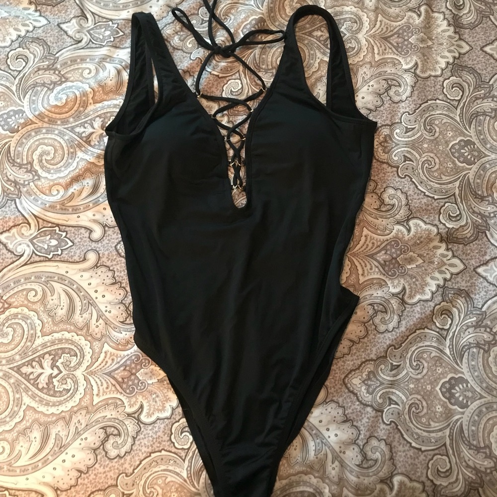 Deep v tie up backless one piece